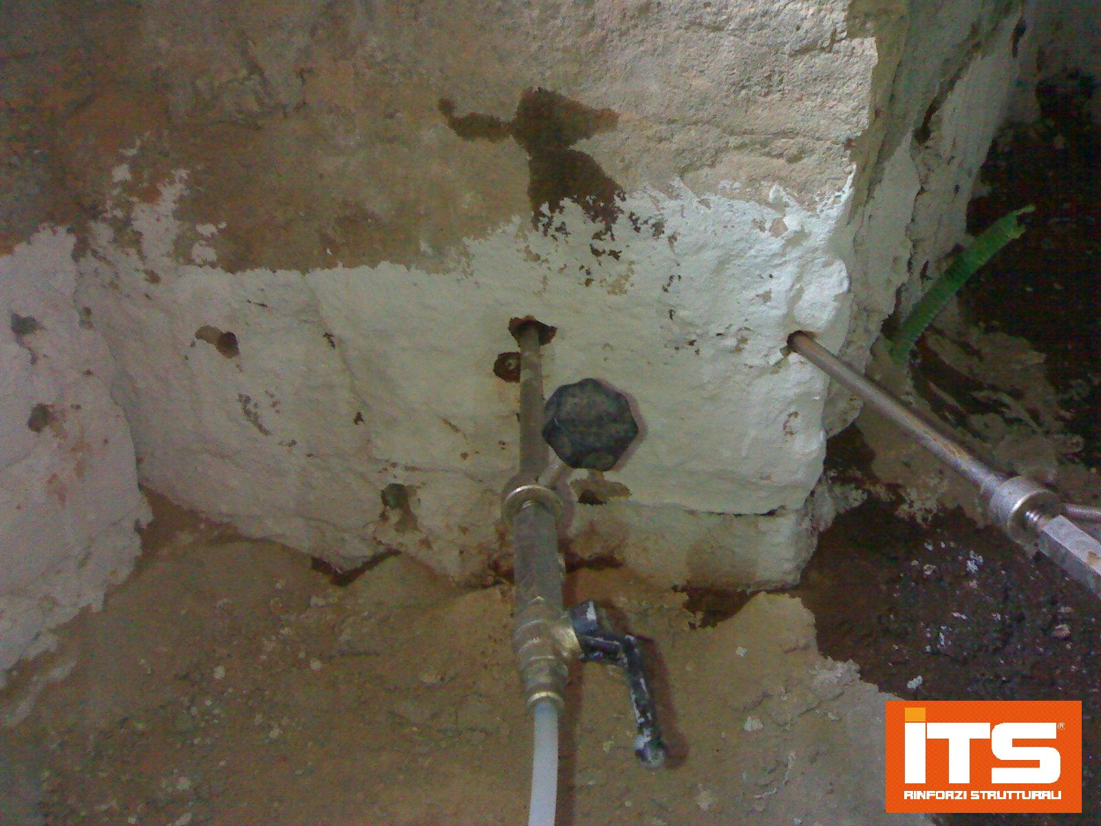 Deumidificazione con barriera chimica — Montecatini — fotografia di cantiere 8